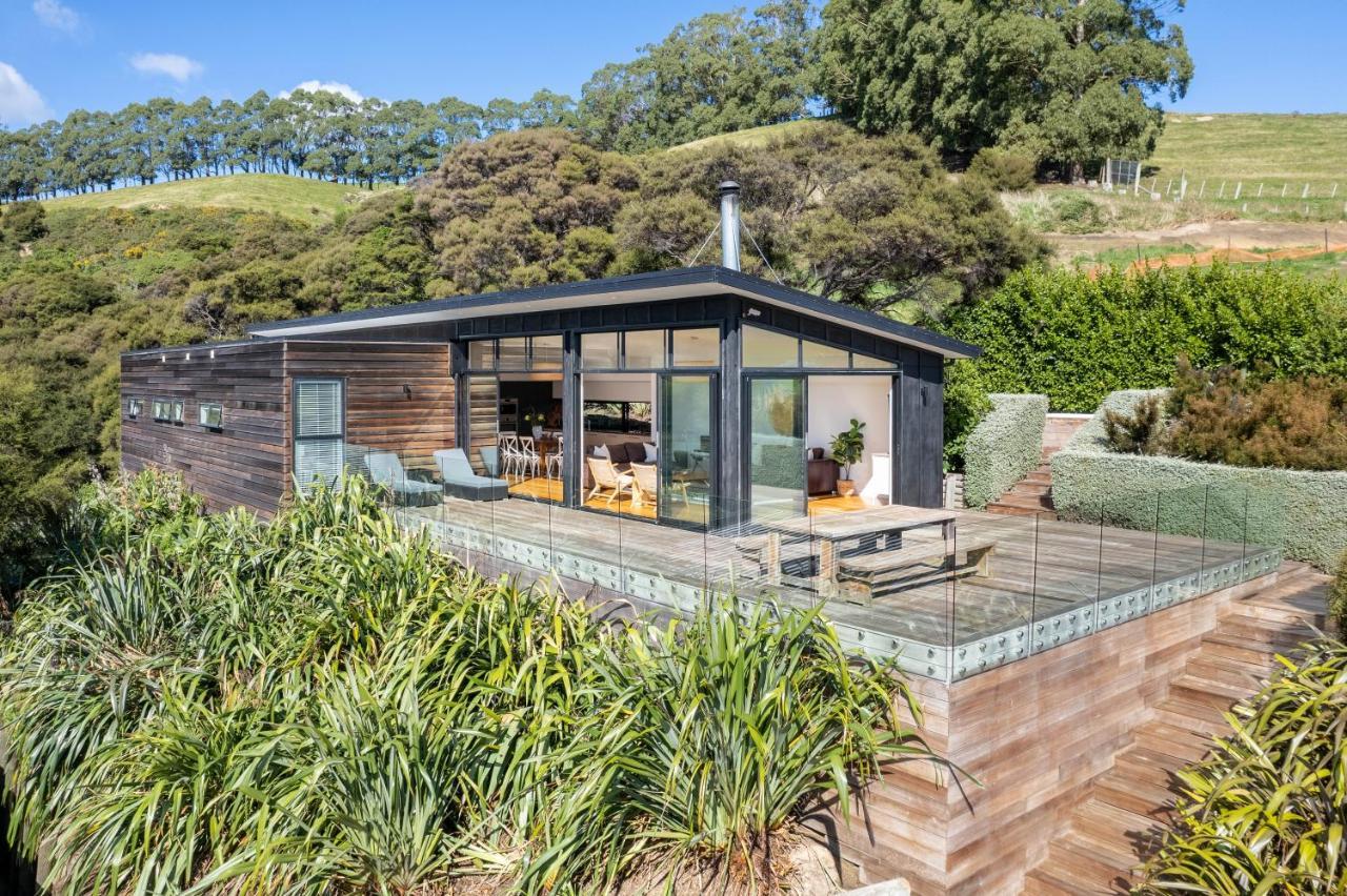 Million Dollar View - Takamatua Holiday Home Akaroa Exterior photo