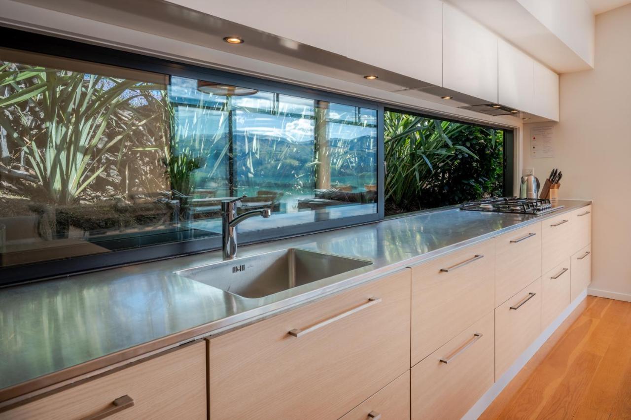 Million Dollar View - Takamatua Holiday Home Akaroa Exterior photo